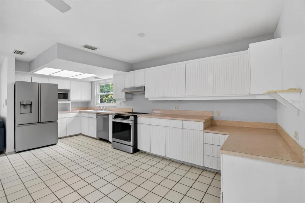 1900 STANTON AVE Largo, FL 33770