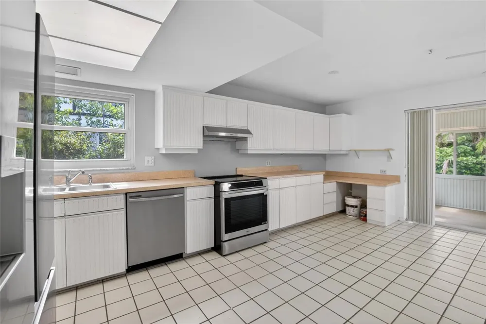 1900 STANTON AVE Largo, FL 33770