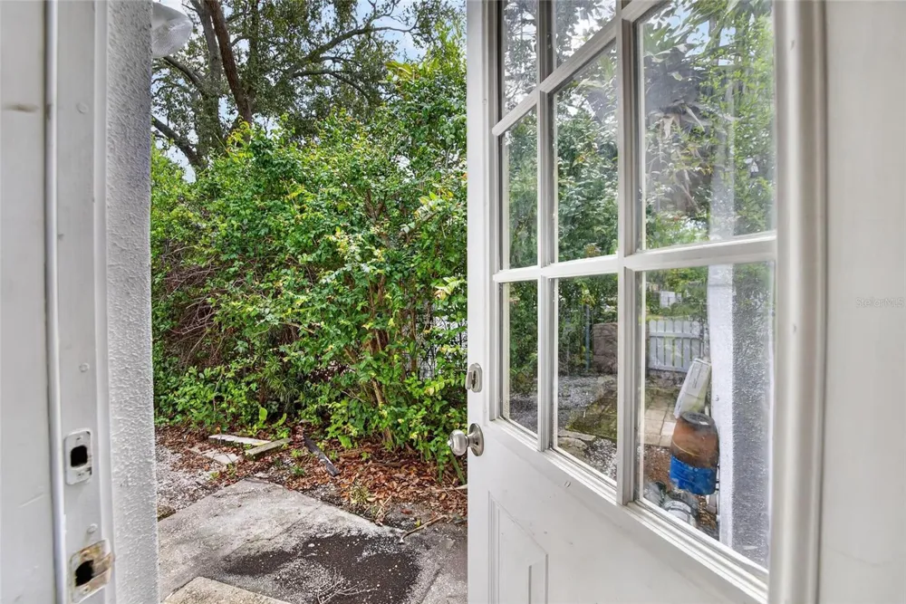 1900 STANTON AVE Largo, FL 33770