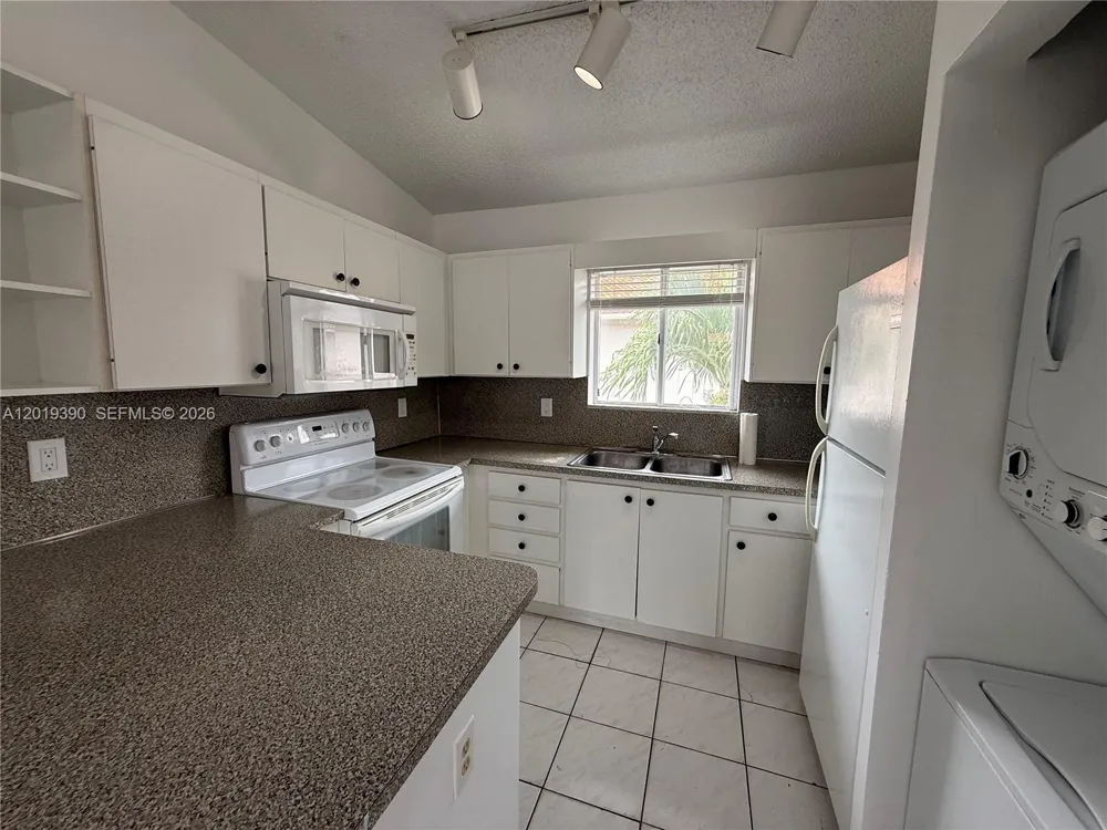 10101 W Okeechobee Rd #9202 Hialeah Gardens, FL 33016