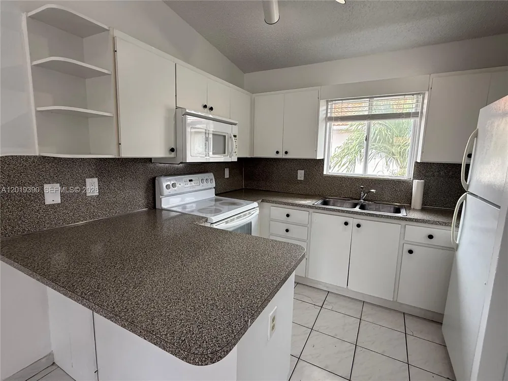 10101 W Okeechobee Rd #9202 Hialeah Gardens, FL 33016