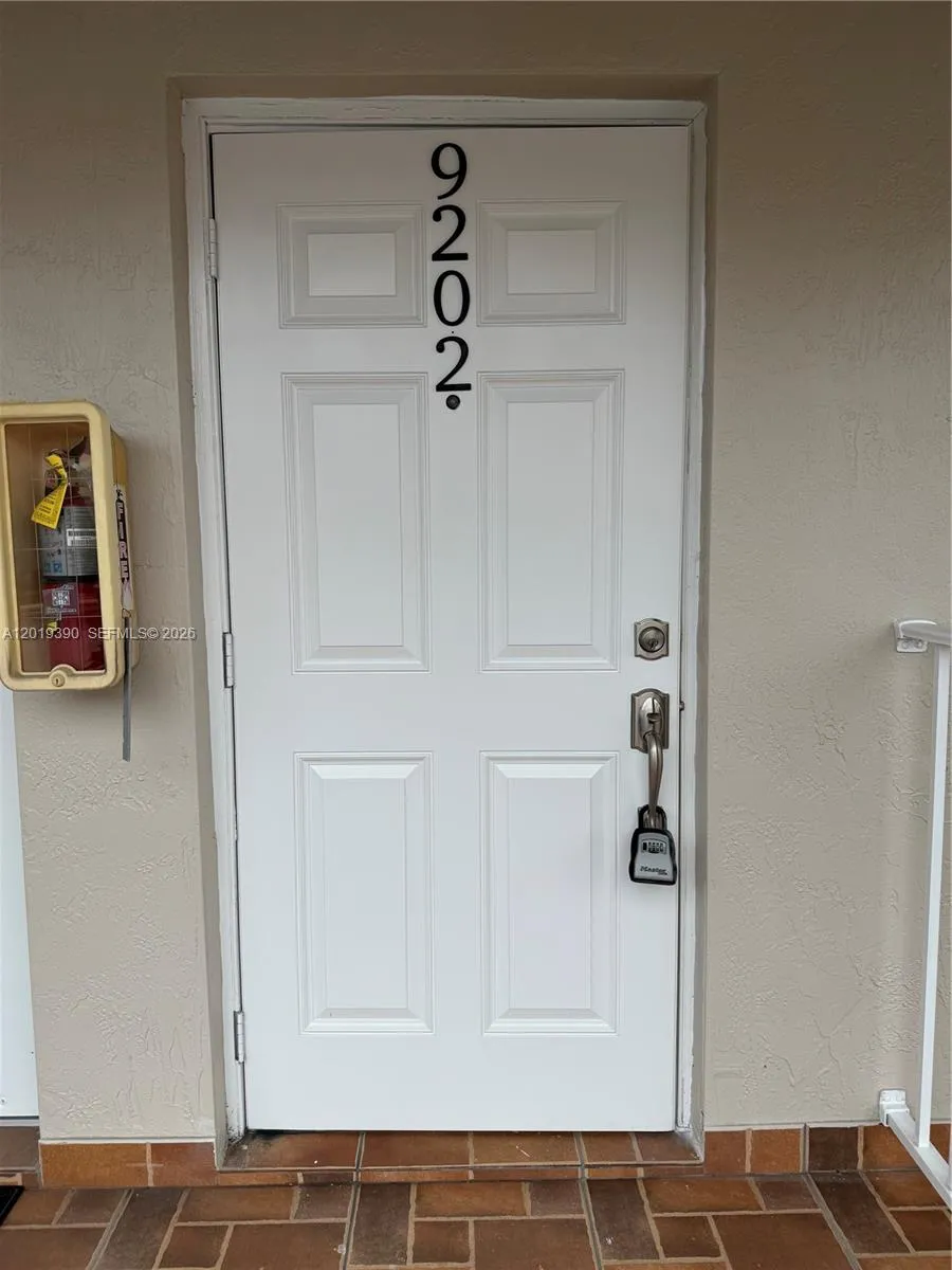 10101 W Okeechobee Rd #9202 Hialeah Gardens, FL 33016