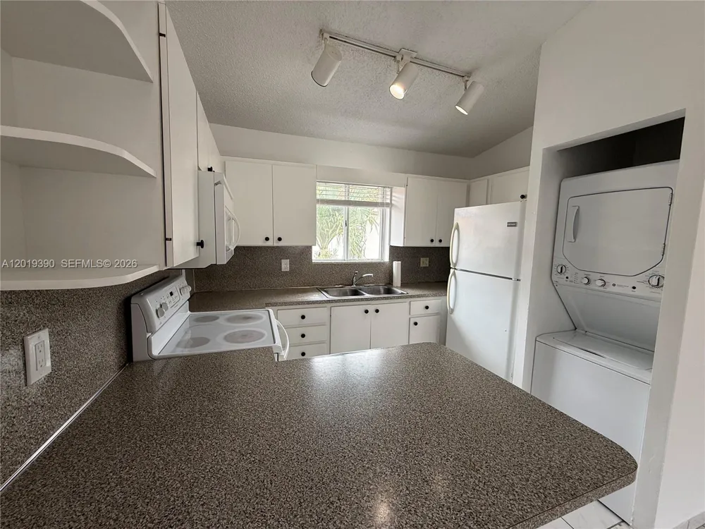 10101 W Okeechobee Rd #9202 Hialeah Gardens, FL 33016