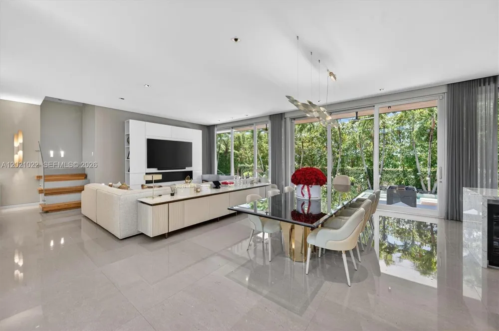 625 Curtiswood Dr Key Biscayne, FL 33149