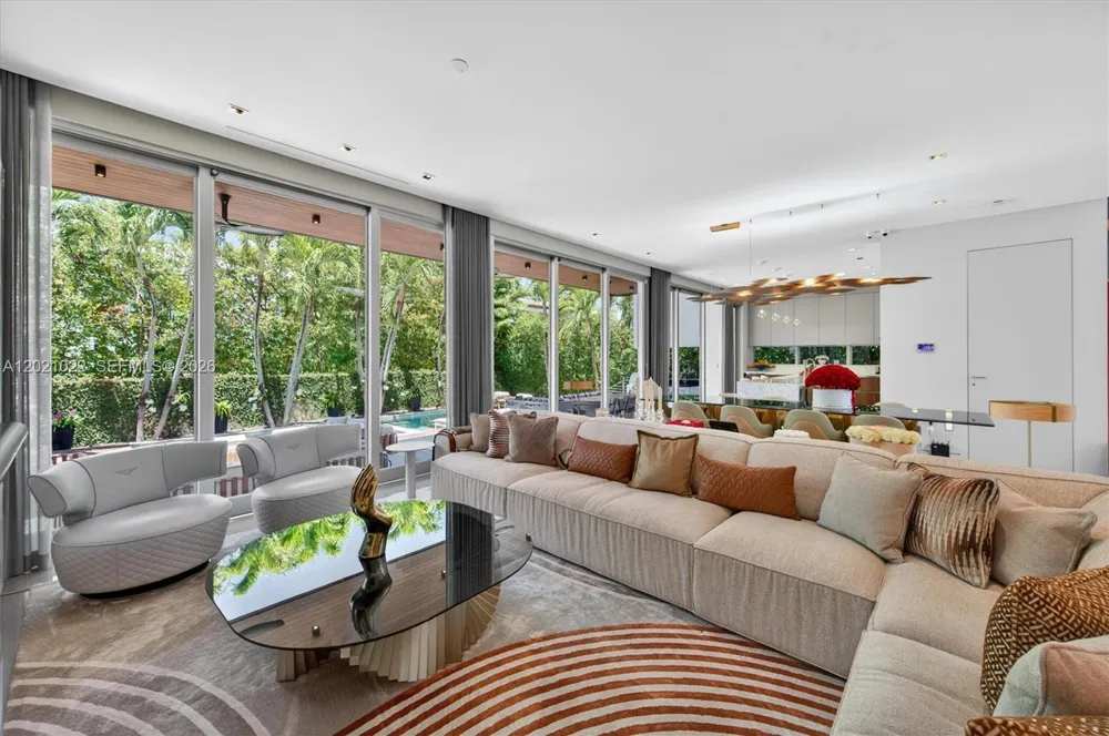 625 Curtiswood Dr Key Biscayne, FL 33149