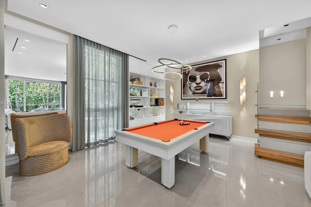 625 Curtiswood Dr Key Biscayne, FL 33149