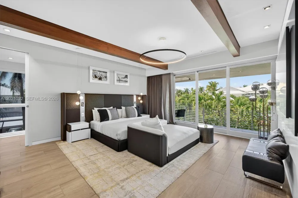 625 Curtiswood Dr Key Biscayne, FL 33149