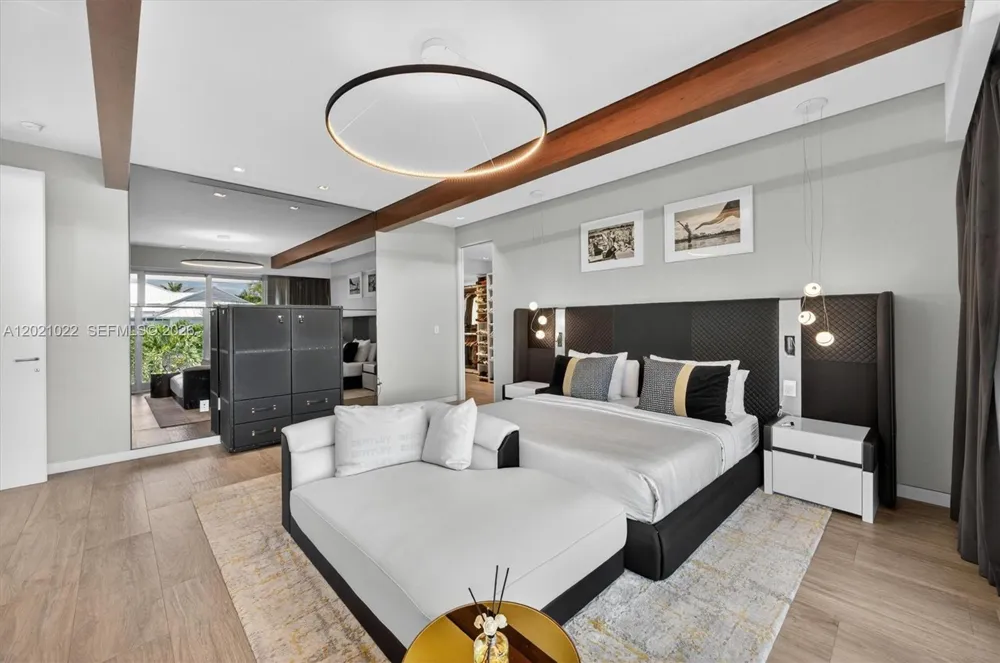 625 Curtiswood Dr Key Biscayne, FL 33149