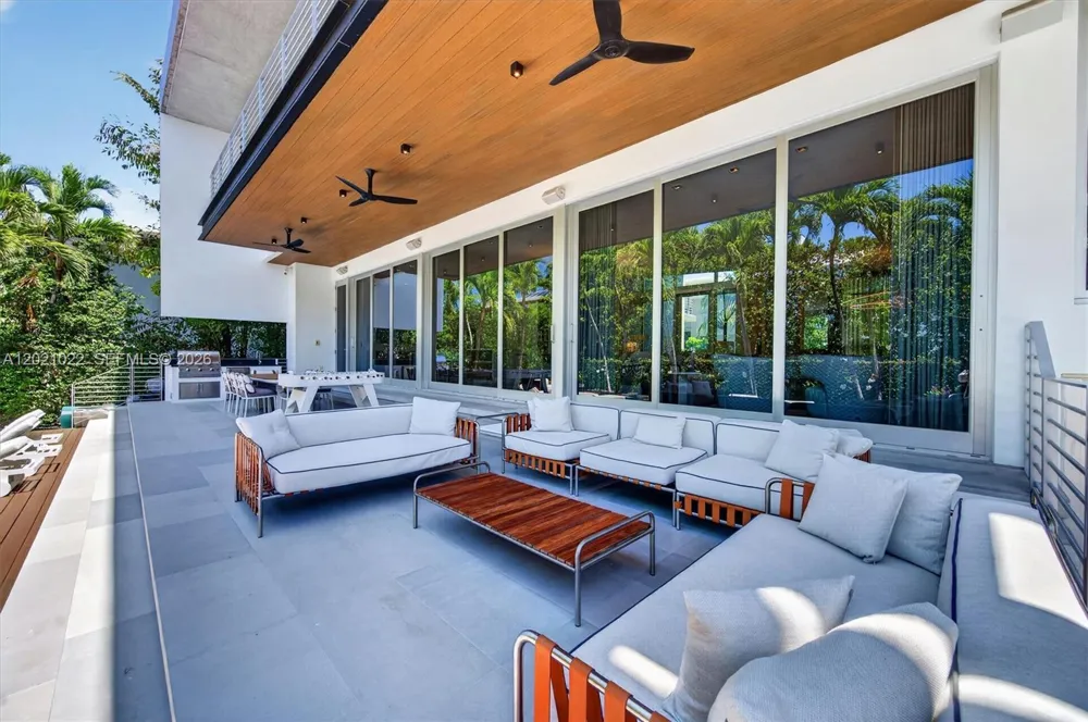 625 Curtiswood Dr Key Biscayne, FL 33149