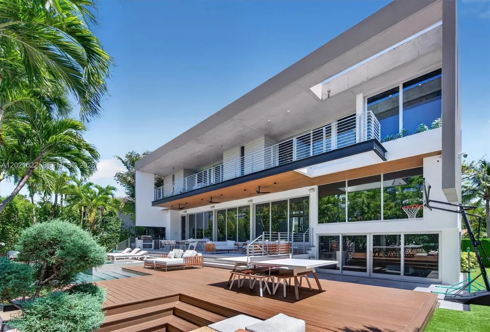 625 Curtiswood Dr Key Biscayne, FL 33149