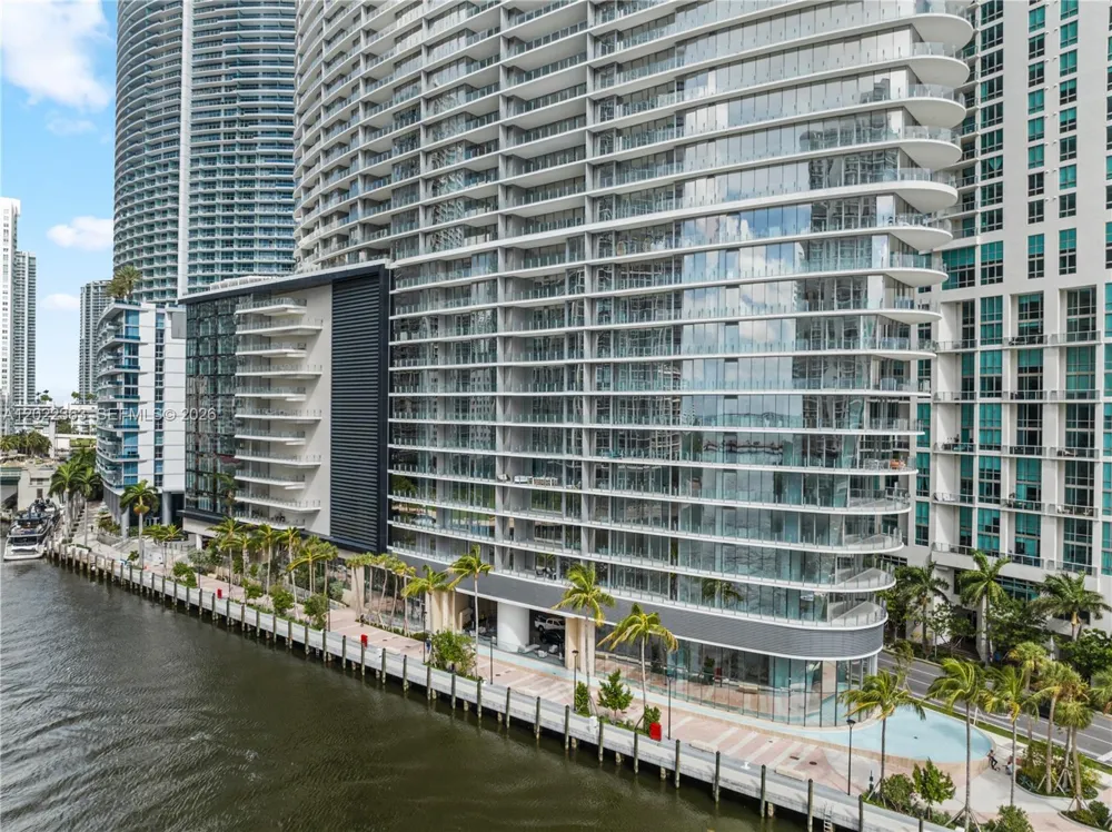 300 Biscayne Blvd Way #1406 Miami, FL 33131