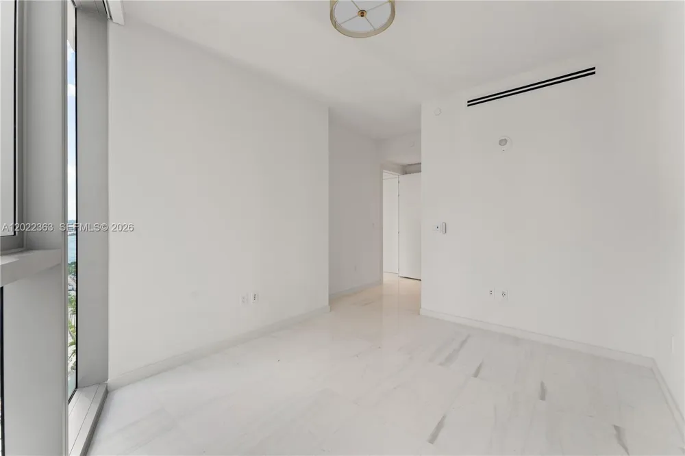 300 Biscayne Blvd Way #1406 Miami, FL 33131