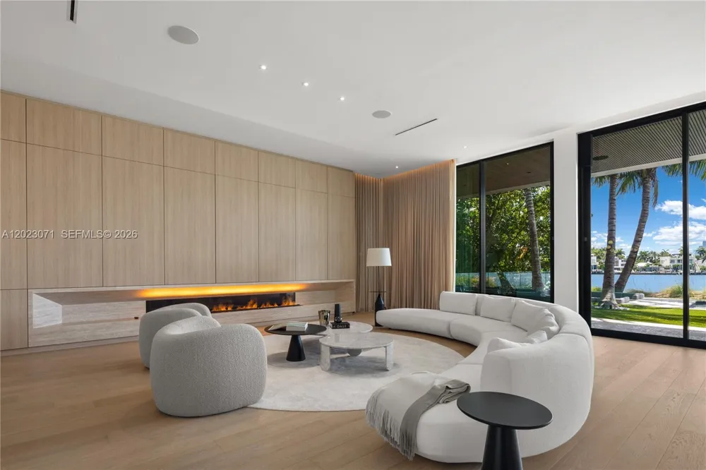 28 W Dilido Dr Miami Beach, FL 33139