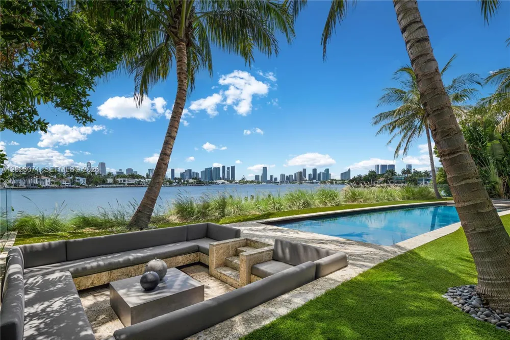 28 W Dilido Dr Miami Beach, FL 33139