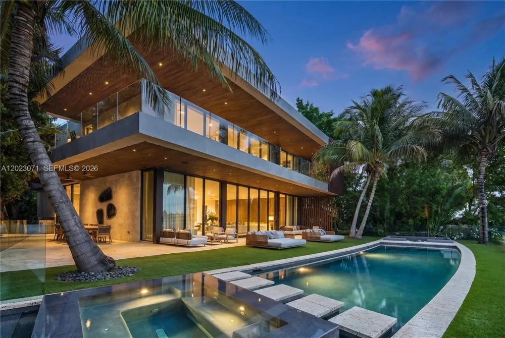 28 W Dilido Dr Miami Beach, FL 33139