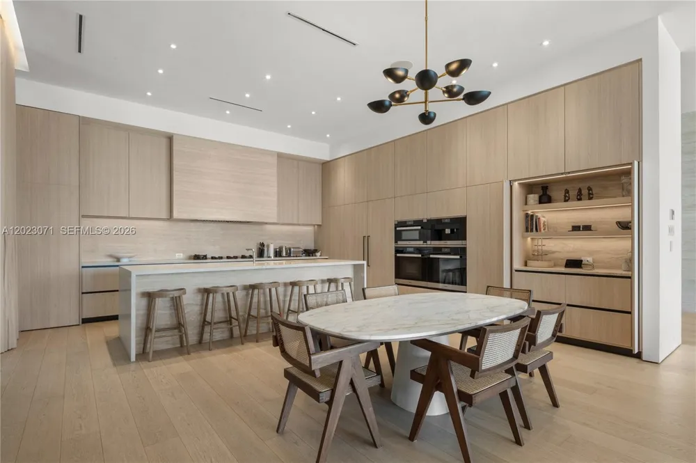 28 W Dilido Dr Miami Beach, FL 33139