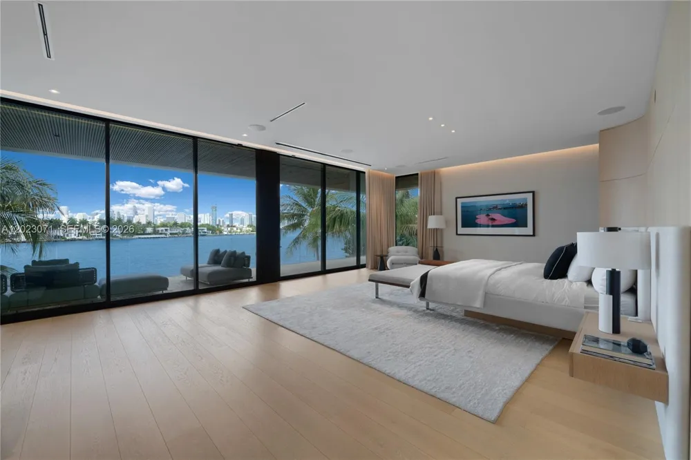 28 W Dilido Dr Miami Beach, FL 33139