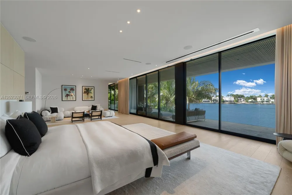28 W Dilido Dr Miami Beach, FL 33139