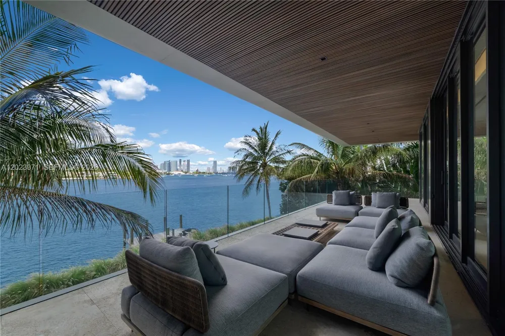 28 W Dilido Dr Miami Beach, FL 33139