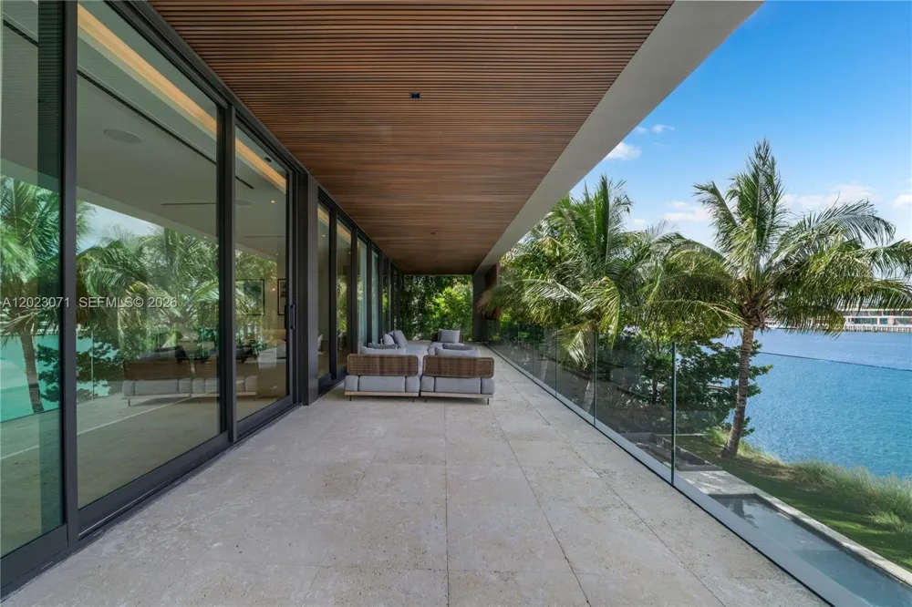 28 W Dilido Dr Miami Beach, FL 33139