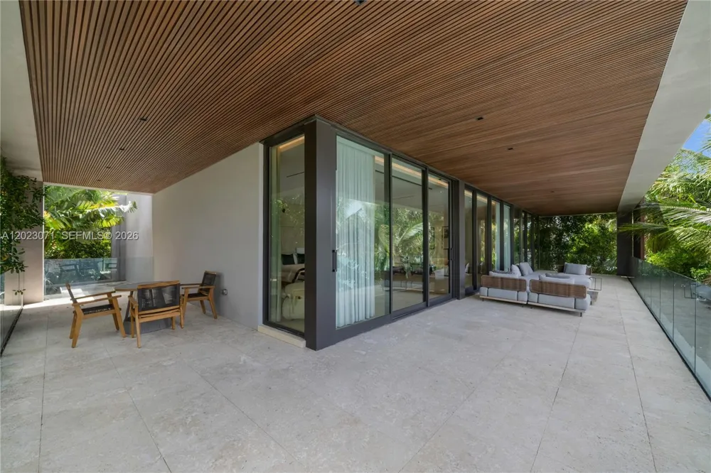 28 W Dilido Dr Miami Beach, FL 33139