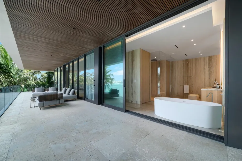 28 W Dilido Dr Miami Beach, FL 33139