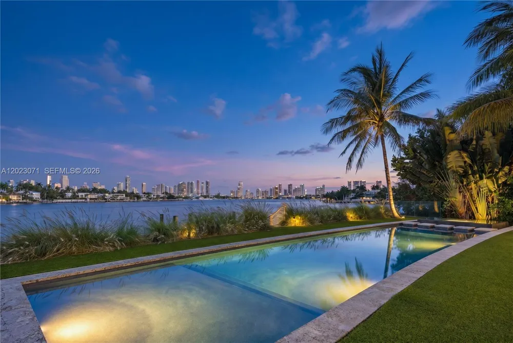 28 W Dilido Dr Miami Beach, FL 33139