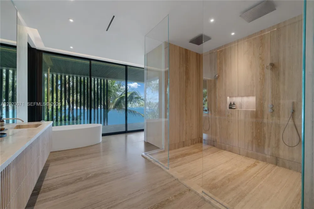 28 W Dilido Dr Miami Beach, FL 33139