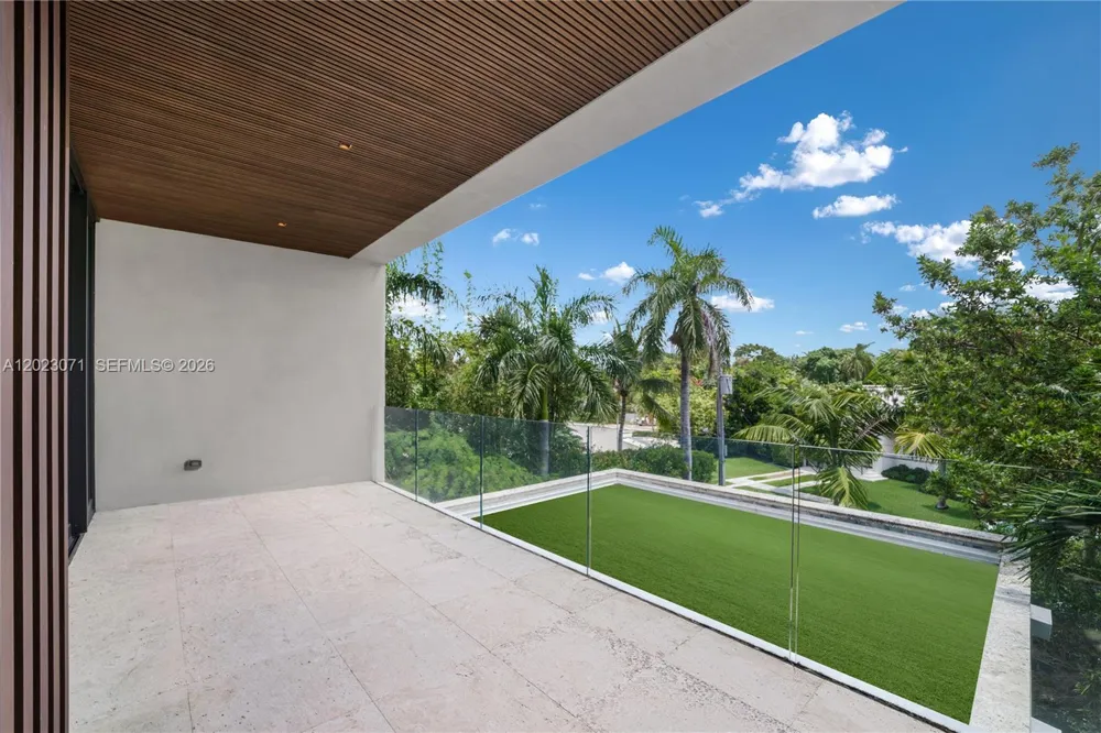 28 W Dilido Dr Miami Beach, FL 33139