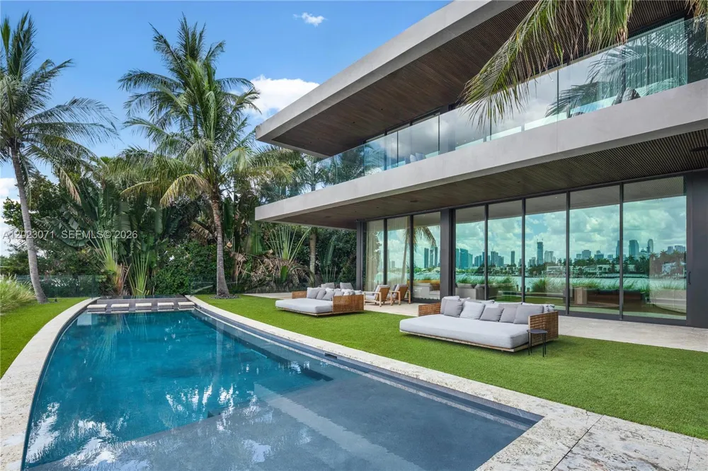 28 W Dilido Dr Miami Beach, FL 33139