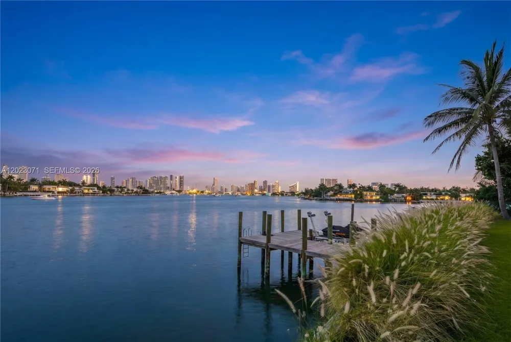 28 W Dilido Dr Miami Beach, FL 33139