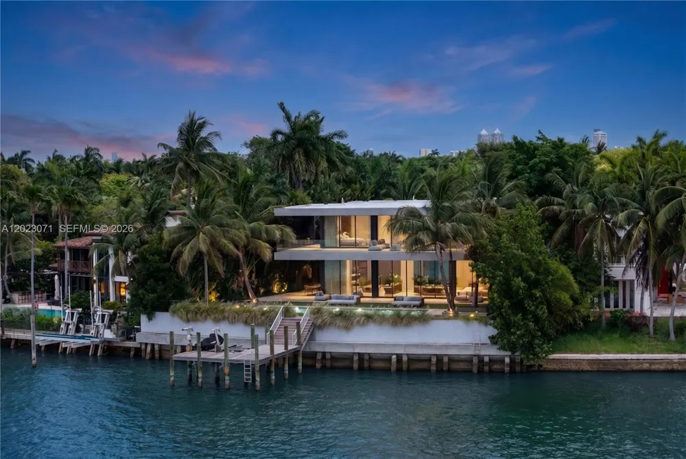 28 W Dilido Dr Miami Beach, FL 33139