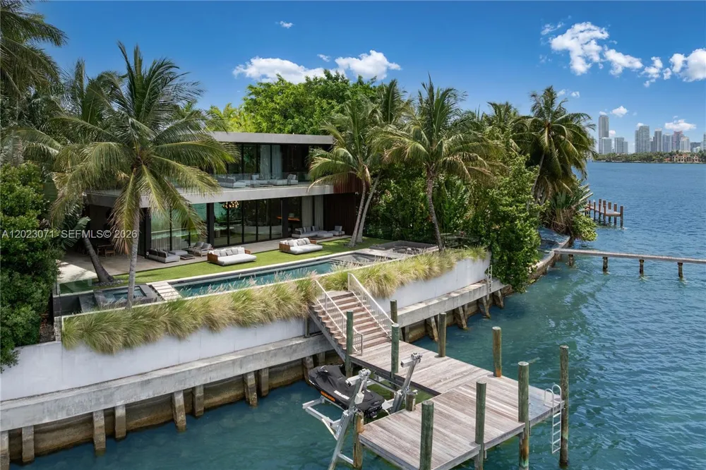 28 W Dilido Dr Miami Beach, FL 33139