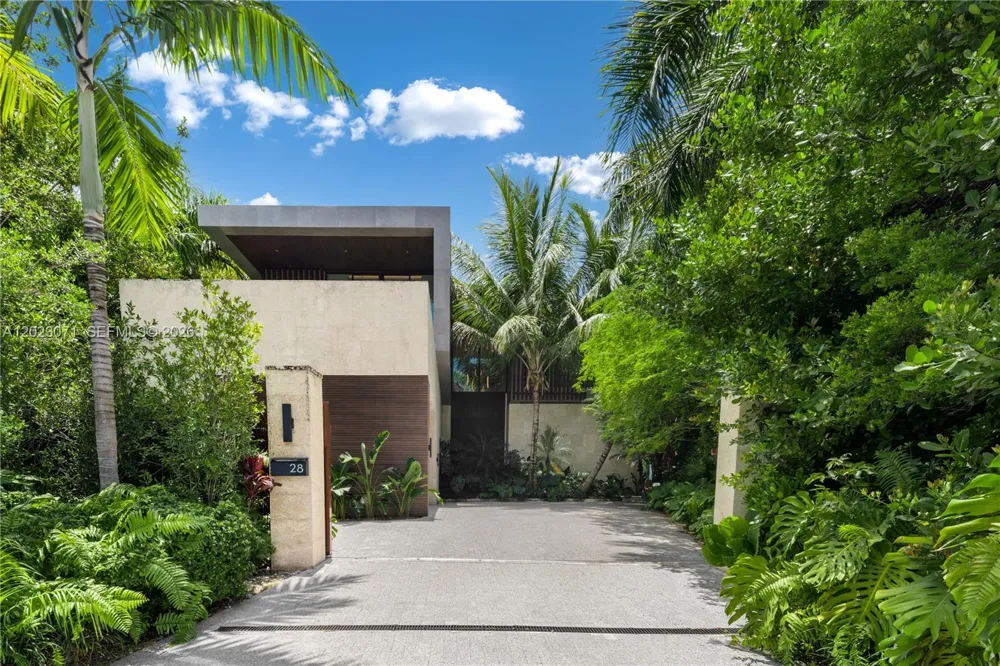 28 W Dilido Dr Miami Beach, FL 33139