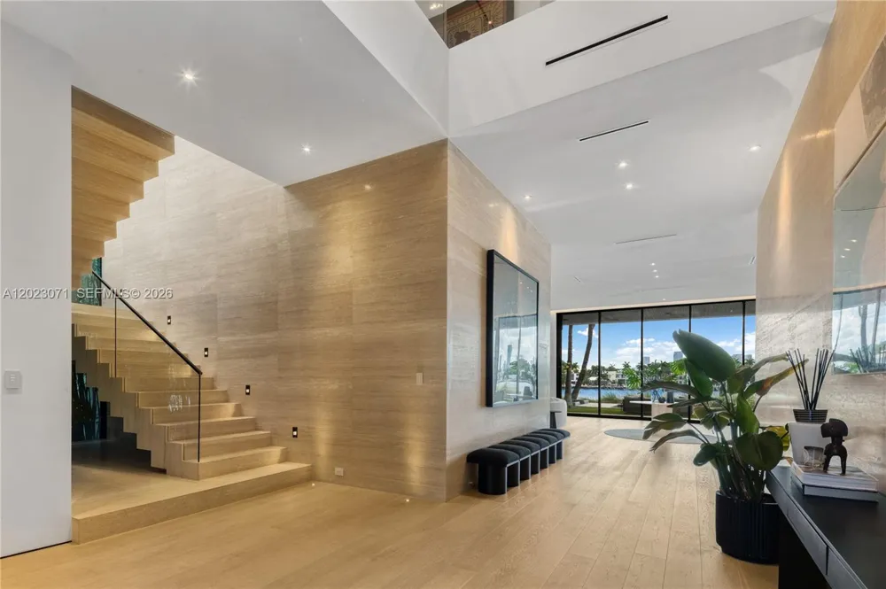 28 W Dilido Dr Miami Beach, FL 33139