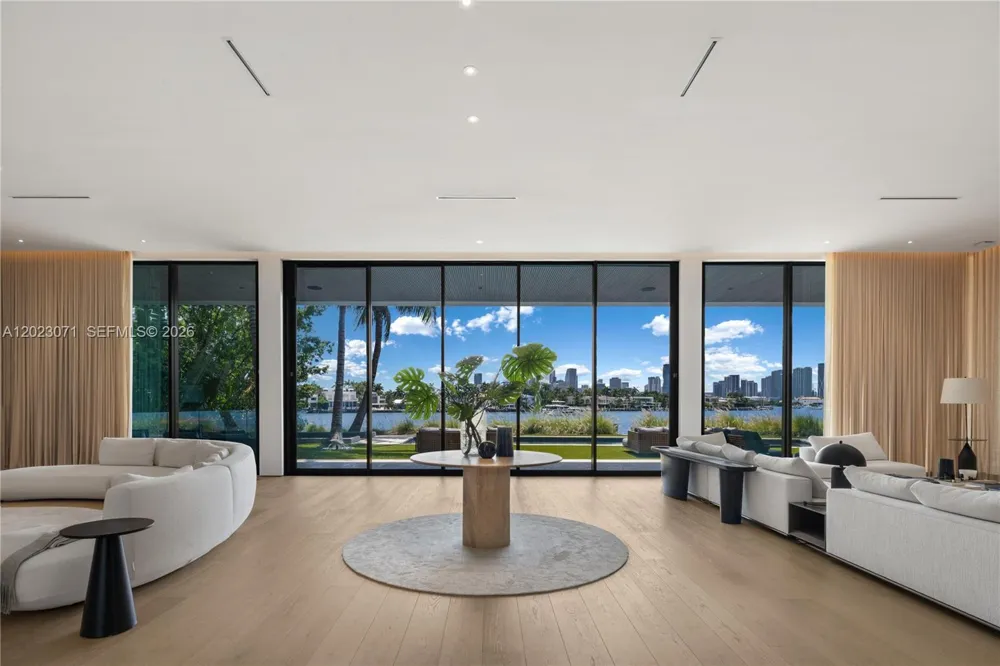 28 W Dilido Dr Miami Beach, FL 33139