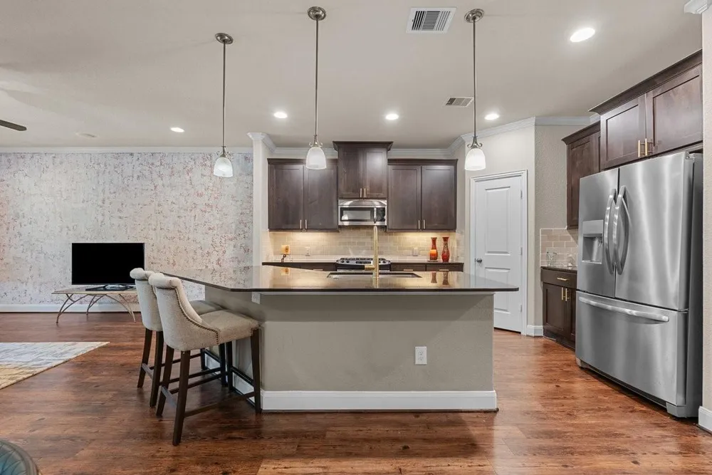 416 Via Regatta Drive Webster, TX 77598