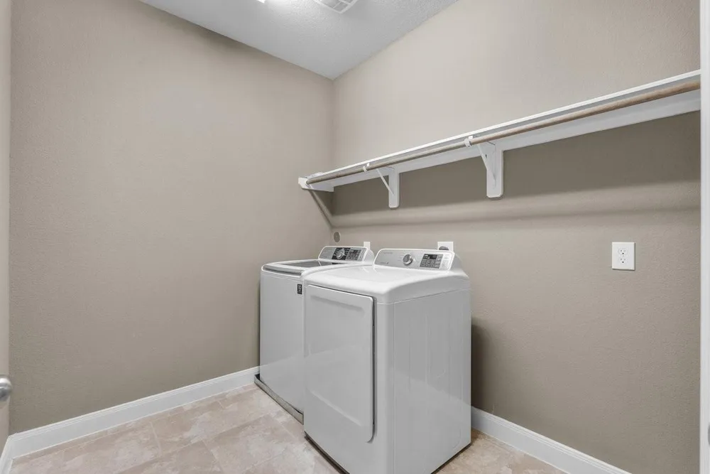 416 Via Regatta Drive Webster, TX 77598