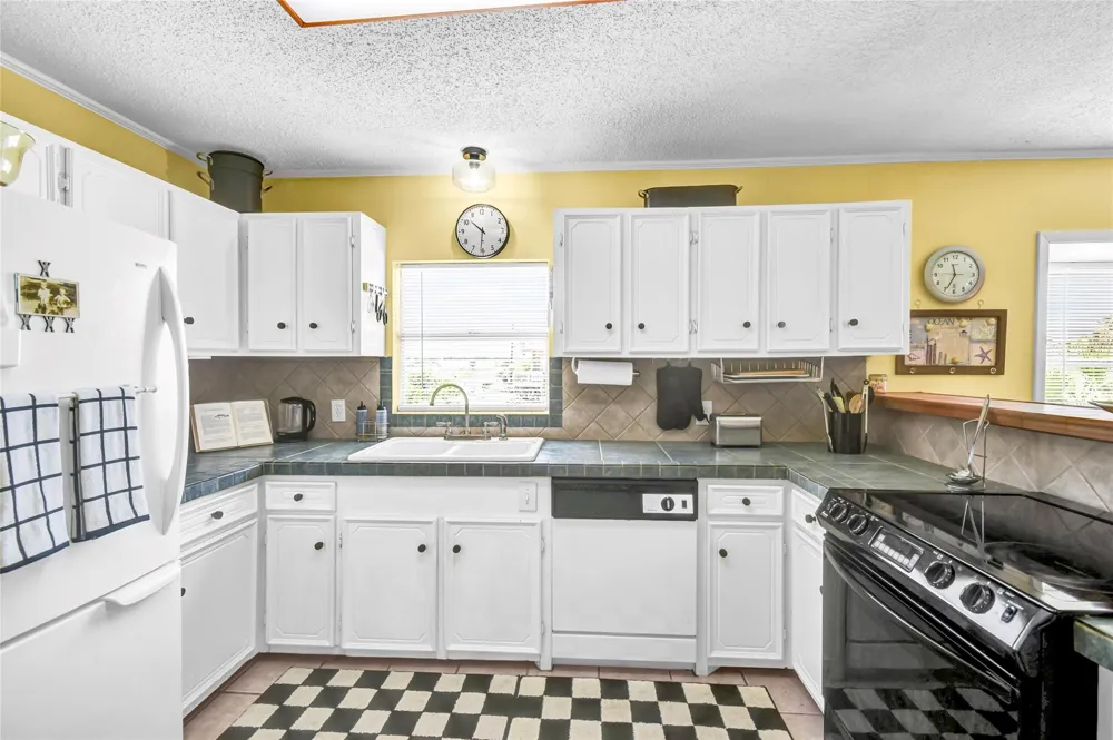 1571 Blue Water Drive Freeport, TX 77541