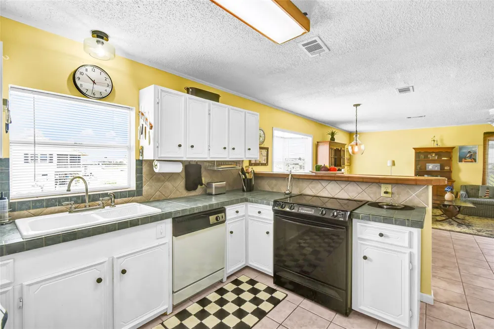 1571 Blue Water Drive Freeport, TX 77541