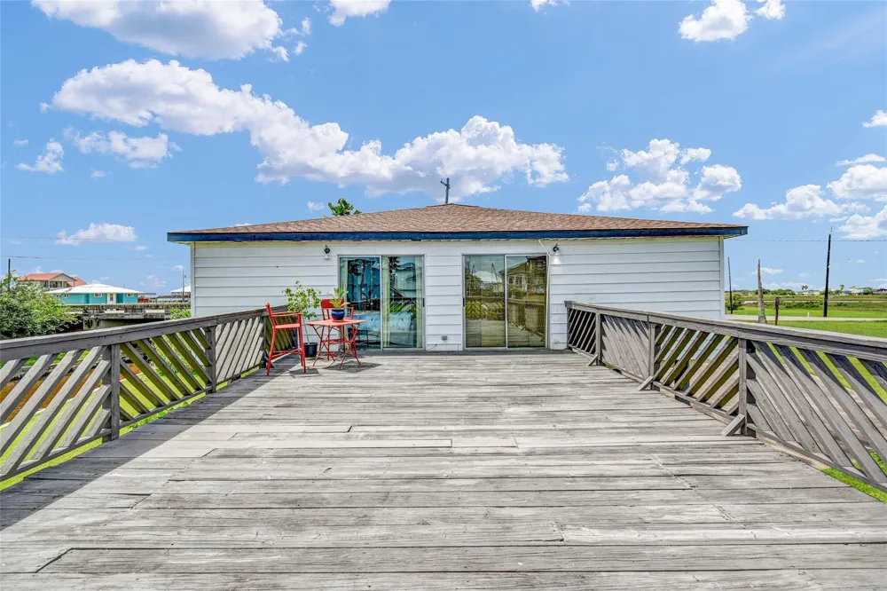 1571 Blue Water Drive Freeport, TX 77541
