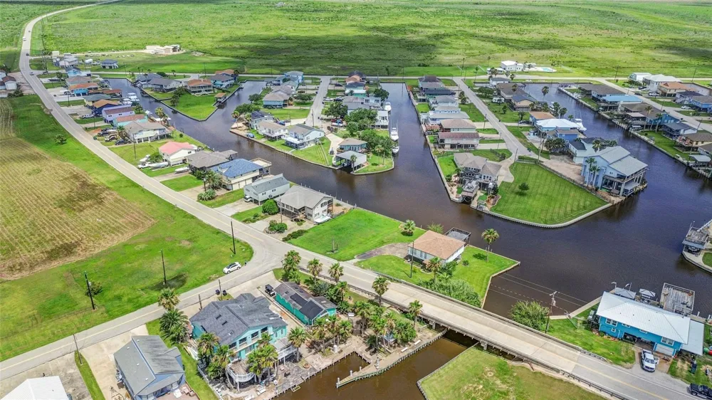 1571 Blue Water Drive Freeport, TX 77541