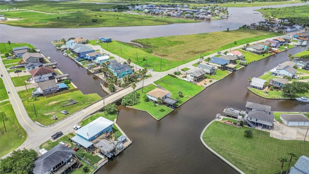 1571 Blue Water Drive Freeport, TX 77541