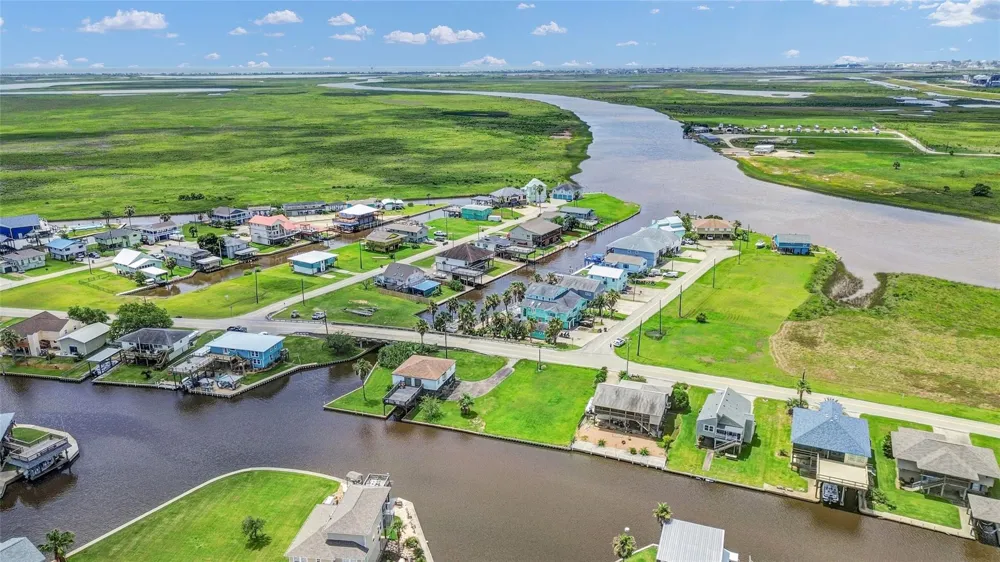 1571 Blue Water Drive Freeport, TX 77541