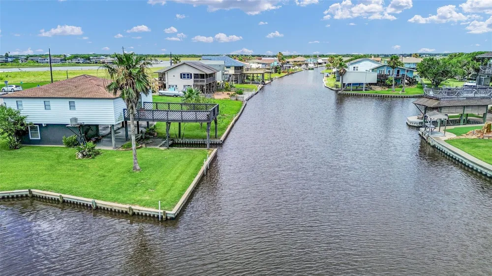 1571 Blue Water Drive Freeport, TX 77541