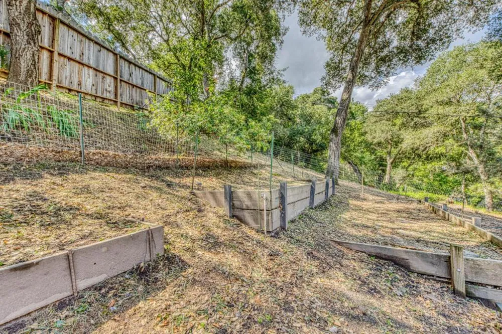 61 Southbank Road Carmel Valley, CA 93924