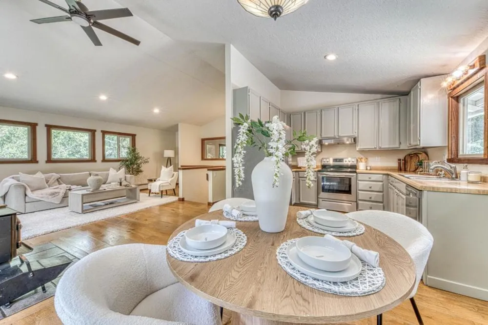61 Southbank Road Carmel Valley, CA 93924