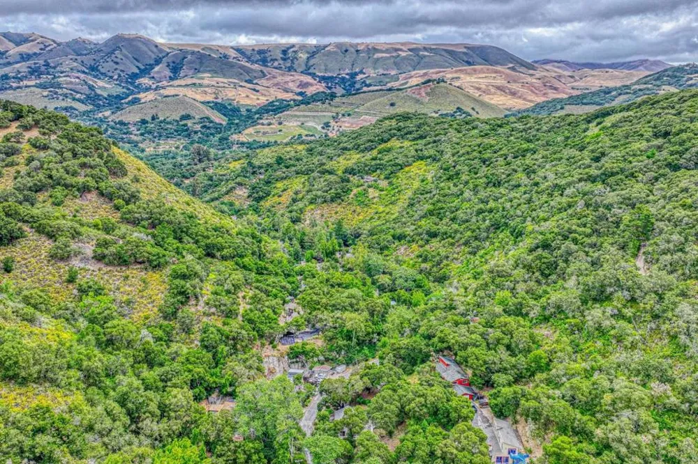 61 Southbank Road Carmel Valley, CA 93924