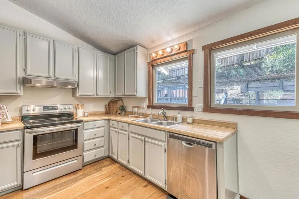 61 Southbank Road Carmel Valley, CA 93924
