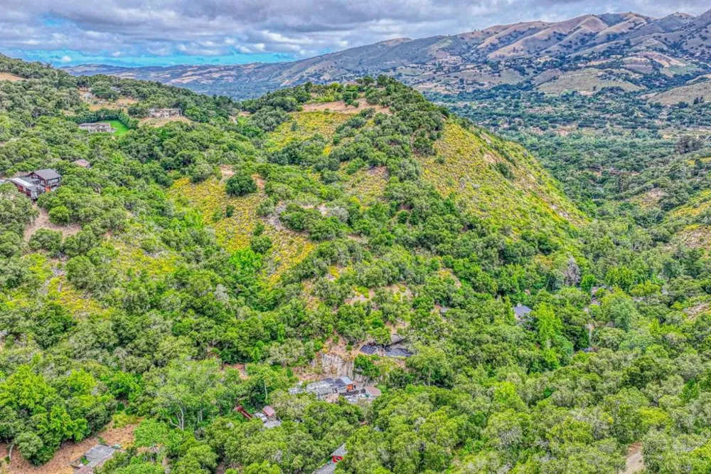 61 Southbank Road Carmel Valley, CA 93924